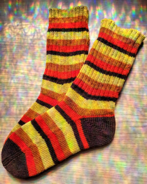 Chaussettes en laine naturelle norvégienne tricotées main, modèle rayé coloré chaud et confortable