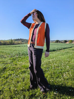 Gilet sans manche personnalisé en laine motif Alvéa orange