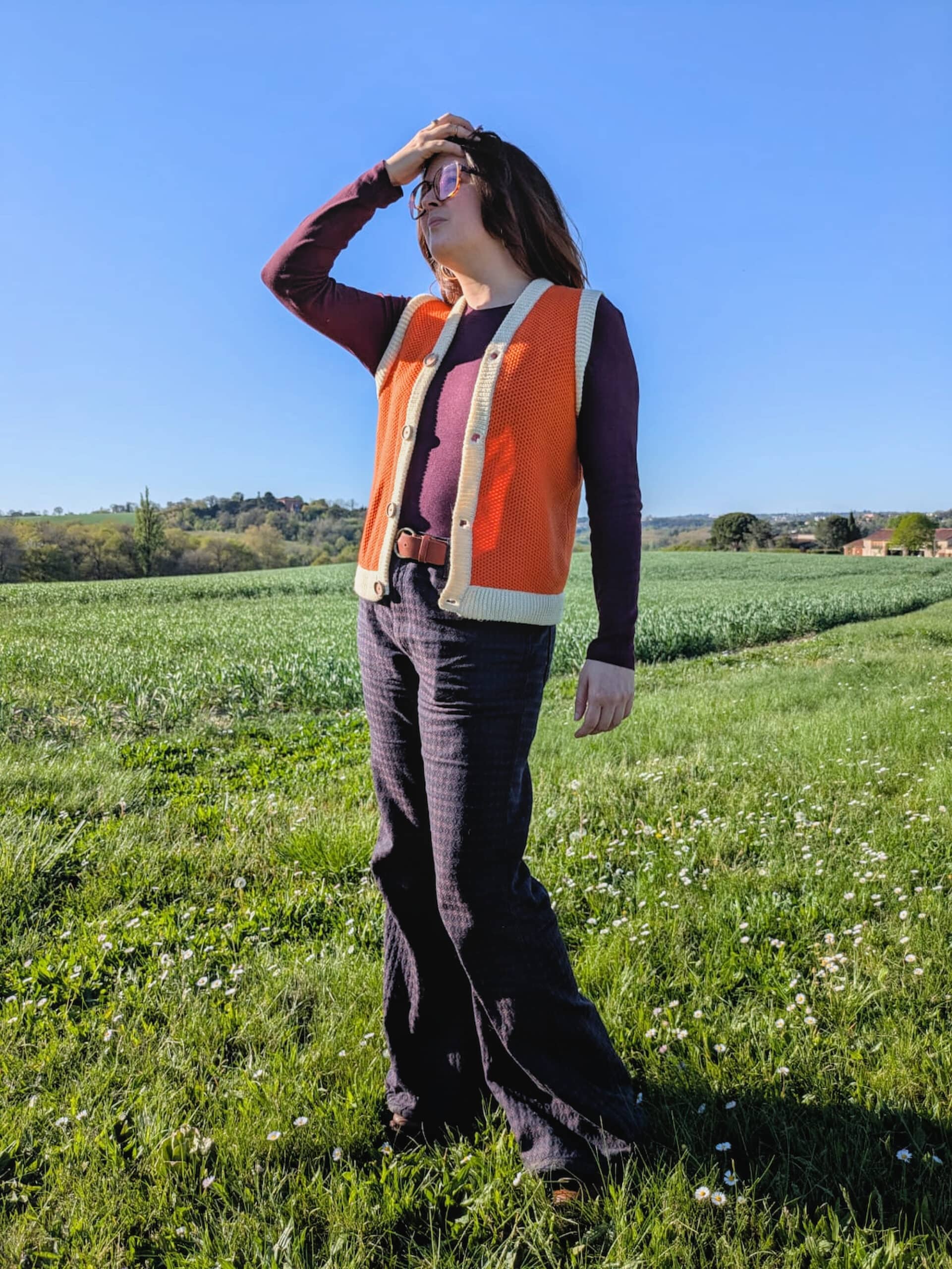 Gilet sans manche personnalisé en laine motif Alvéa orange